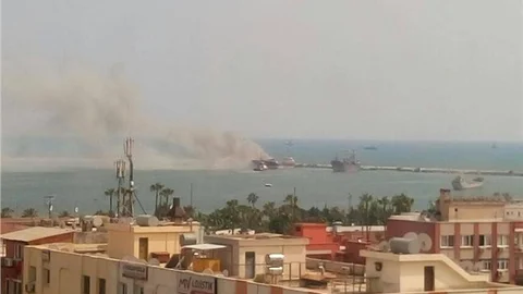 Mersin'de yük gemisinde yangın, Mersin Limanın'da Cayır Cayır Yandı