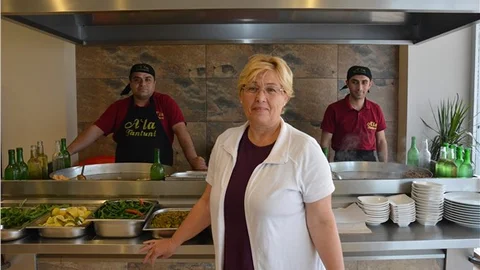 Belediye, KOSGEB ve GİŞKAD Eğitimleri İle Akile Ünsal, Tantuni Salonu Açtı