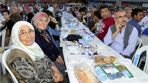 ÇAMLIYAYLA’DA RAMAZAN’IN SON İFTARI