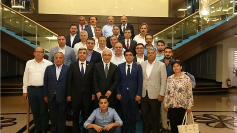 AK PARTİLİLER  ANKARA’DA İKİ BAKANLA GÖRÜŞTÜ