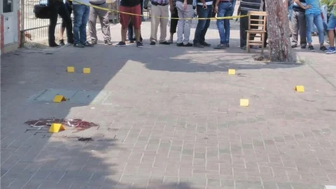 Tarsus'ta Şehir İçinde Cinayet, Kasap Baba ve 2 Oğlu Öldü,1 Kişi Yaralandı