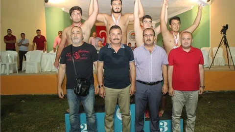 Toroslar Belediyesi’nin güreş şöleni