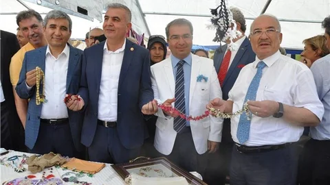 ÇAMLIYAYLA'DA iĞNE OYASI FESTİVALİNE BÜYÜK İLGİ