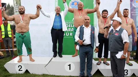 3. Geleneksel Karakucak Güreşleri, Abanoz Yaylası’nda Başladı