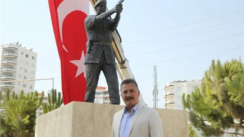 ÖMER HALİSDEMİR'İN HEYKELİ DİKİLDİ