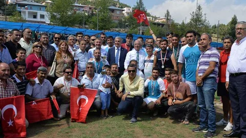 30 Ağustos Zafer Kupası Çevlik Mahallesi’nin Oldu