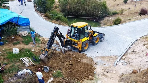 Erdemli Belediyesinden Hacıalanı'nda Parke Çalışması