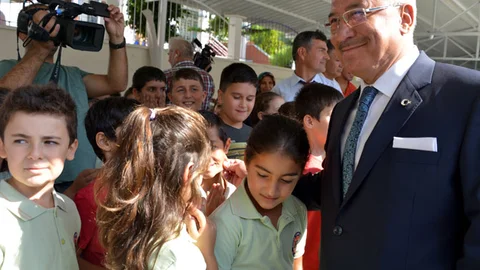 Kocamaz “Müfide İlhan size örnek olacak”