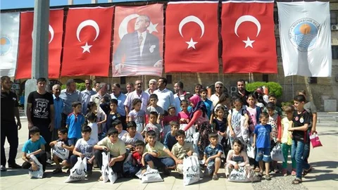 TÜRKAV   EĞİTİM YARDIMI YAPTI