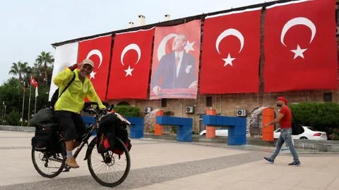 Mersin - İranlı Bisikletçi Hamid Ghazi Akdeniz Turunda