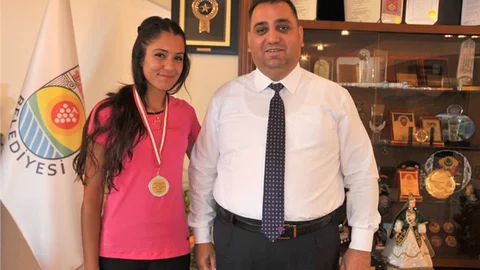 Başkan Şevket Can'a Milli Sporcu Nursel Karataş'tan Ziyaret