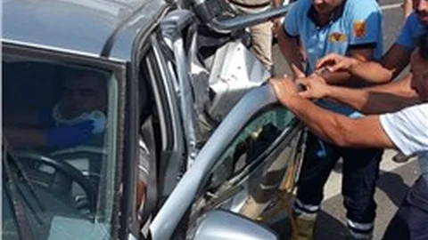 Akaryakıt Tankeri Arkadan Çarptı: 4 Kişi Yaralı