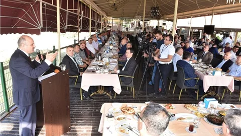 Muhtarlar Günü Nedeniyle Vali Çakacak Muhtarlarla Bir Araya Geldi