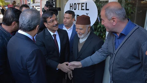 Diyarbakır'a Atanan Kayyum Esnafı Ziyaret Etti