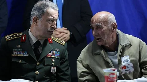 Genelkurmay Başkanı ve Komutanlar Şehit Yüzbaşının Evini Ziyaret Etti