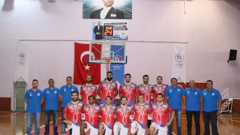 Mersin Büyükşehir Belediyespor Efespor'u Mağlup Etti