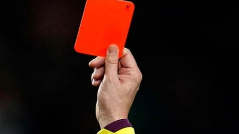 Brezilya'da Oyuncu Kendisine Kırmızı Kart Gösteren Hakemi Öldürdü