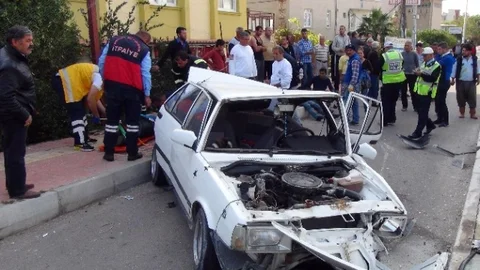 Mersin'de Trafik Kazası: 3 Yaralı