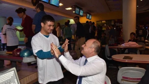 Mersin'de Down Sendromlu Çocuklar İçin Bowling Keyfi