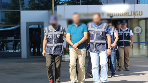 Mersin'de FETÖ'cü Sağlıkçılara Operasyon