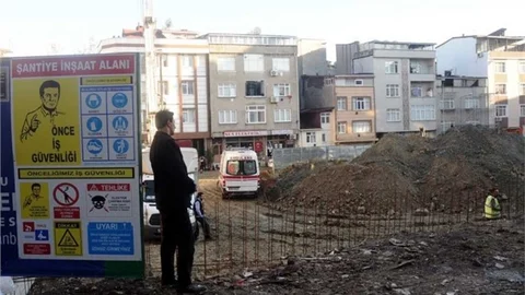 İnşaattan Düşen Mühendis Hayatını Kaybetti