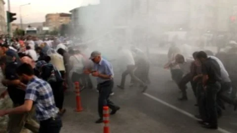 Van'da Gösteri ve Yürüyüş Yasaklandı