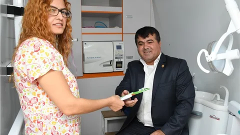 MERSİN'DE AĞIZ VE GÖZ SAĞLIĞI TARAMASI