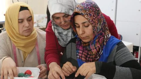 Terörün Kararttığı Hayat Mersin'de Yeniden Canlandı