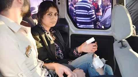 Antalya'da Kapkaççılar Üniversiteli Kızı Yerde Sürükledi