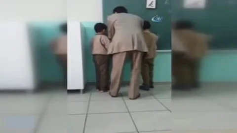 İlkokul 1. Sınıfta Öğretmen Şiddeti: Öğrenci Korkudan Altını Islattı