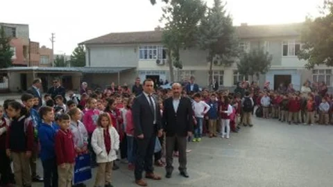 Milli Eğitim müdüründen öğretmen ve öğrencilere moral
