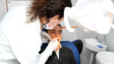 GEZİCİ DİŞ SAĞLIĞI TARAMA ARACI OKULLARDA