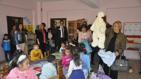 Mersin'de 24 Kasım'da Hem Minikler Hem Öğretmenler Sevindi