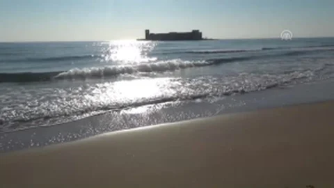 Mersin'de Üniversiteli Dalgıçlar Denizden Çöp Temizledi