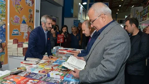 Kocamaz, 2. Mersin CNR Kitap Fuarı’nın açılışına katıldı. 