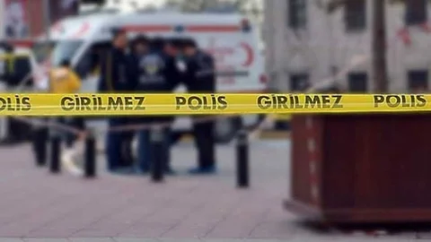 İzmir'de Bomba İhbarı İle 20 Bina Boşaltıldı!!!