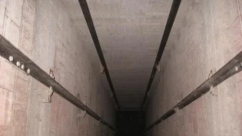 Asansörün Halatı Koptu: 2 Yaralı!