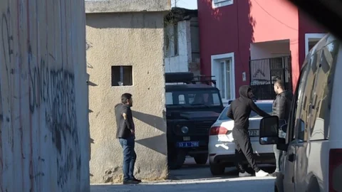 Mersin'de Esrarengiz Kazı Özel Harekatçıların Koruması Altında Devam Ediyor