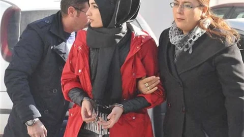 Konya'da Genç Sevgililer 1 Gün Arayla Dolandırıcılıktan Yakalandılar