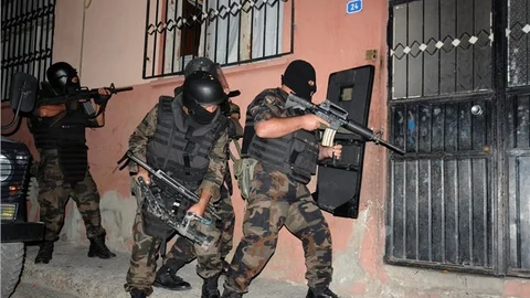 MERSİN'DE TERÖR OPERASYONUNDA SICAK GELİŞME