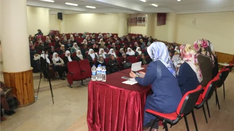 TARSUS MÜFTÜLÜĞÜN'DEN ANLAMLI PANEL