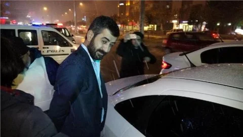 Elektriği Kesmeye Gelen Görevliyi Rehin Aldı