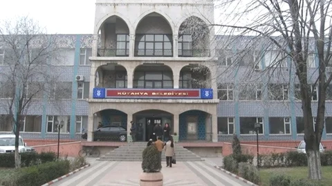 BELEDİYEDEN SKANDAL KİTAP DAĞITIMI 