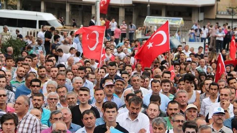 5 Bin Kişi Teröre Lanet İçin Yürüdü