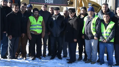 BAŞKAN KOCAMAZ, KARLA MÜCADELE EKİPLERİNİ ZİYARET ETTİ 