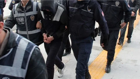 MERSİN'DE HDP OPERASYONUNDA 19 TUTUKLAMA, FAZIL TÜRK HALA ARANIYOR