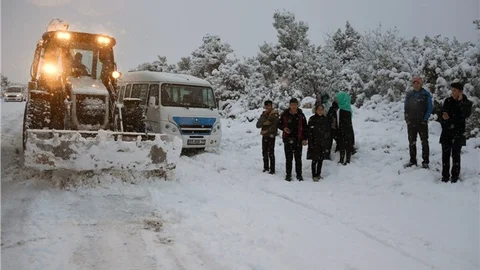 YOLDA KALDI, MERSİN BÜYÜKŞEHİR BELEDİYESİ KURTARDI