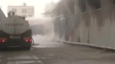 Mersin  Adana Yolundaki Plastik Fabrikasında Yangın