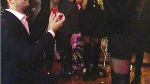 90 Bin TL'lik Yüzükle Evlenme Teklifi Etti