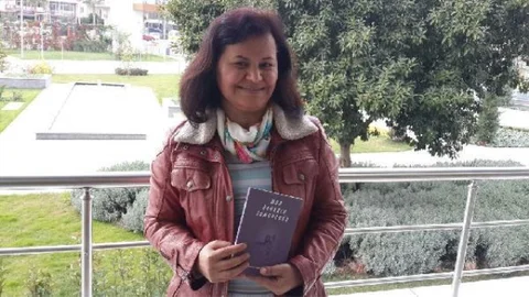 Mersin'de Kanserden Ölen Eşi İçin Kitap Yazdı